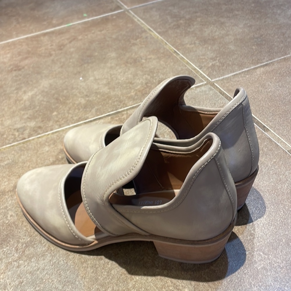 Very Volatile Booties! Size 6.5 - Picture 3 of 7